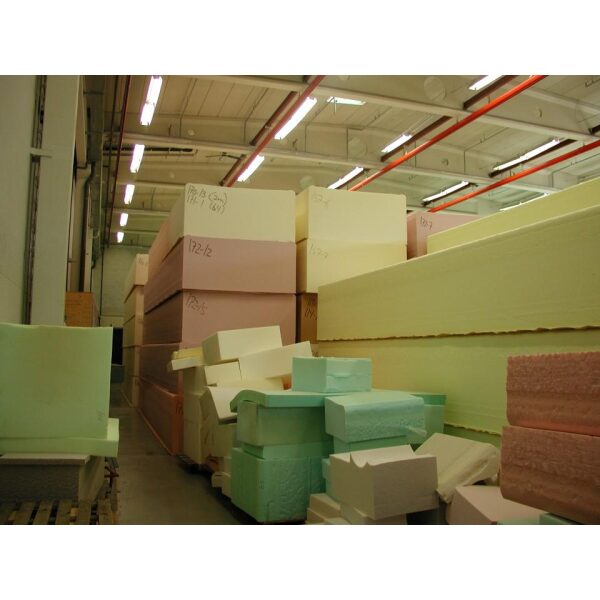 10cm 200x410cm Polyeterskum 35P RULL