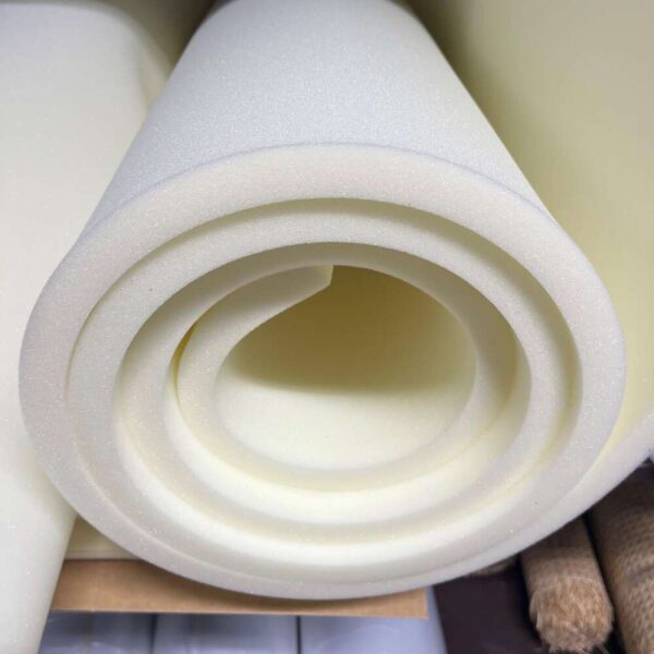 2cm 120x820cm Polyeterskum 30kg RULL