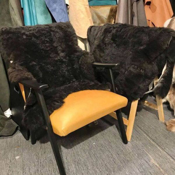 Saueskinn Islansk Svart - kort klipt